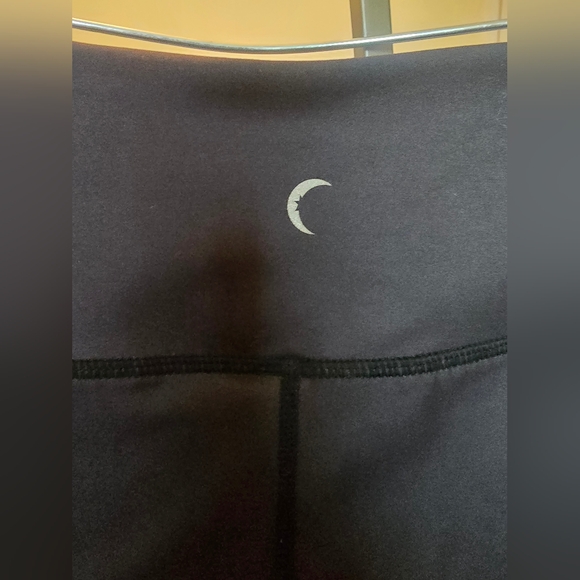 ZYIA Pants - Zyia Black High-Waist Leggings with Crescent Accent 23 Inseam 16 Waist